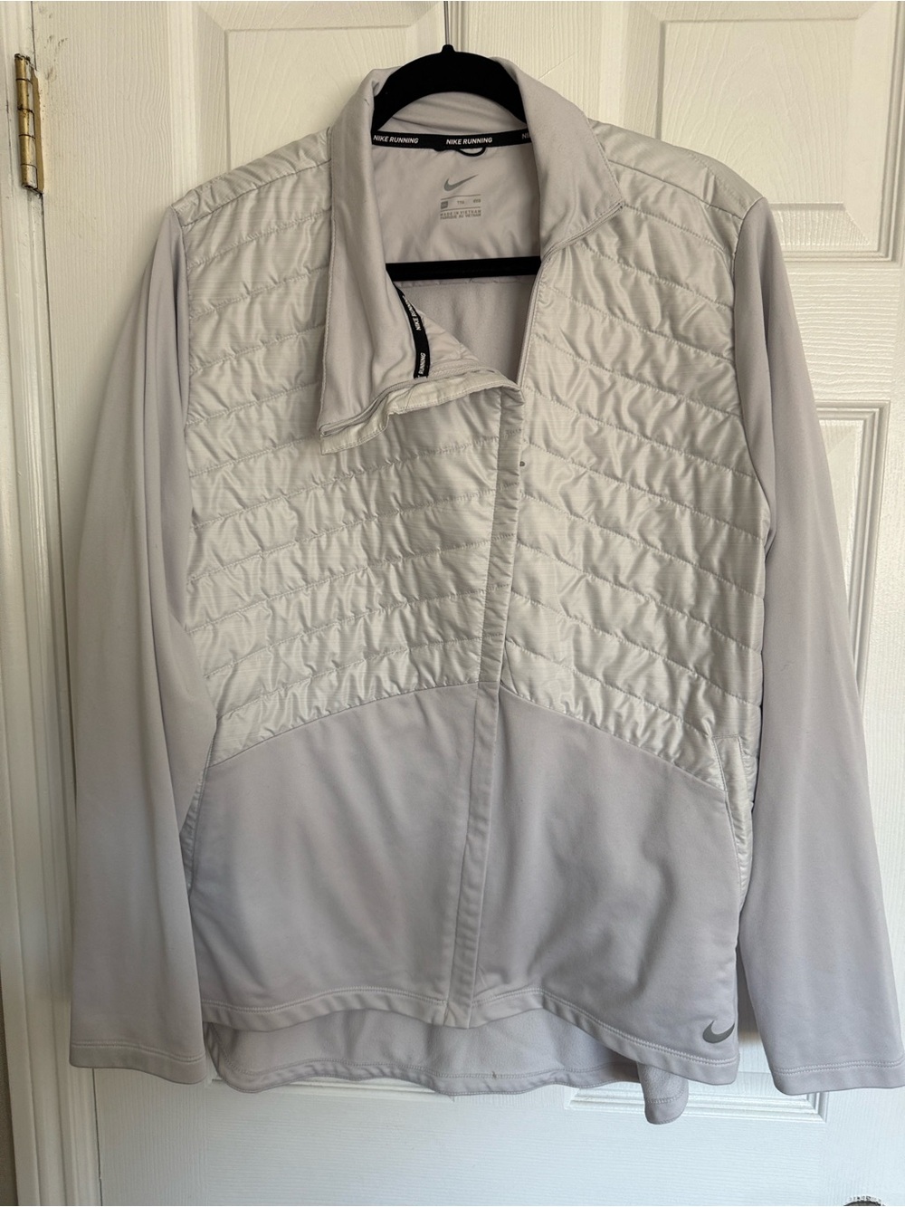 Nike  size XXL Women’s Light Gray Quilted Hybrid Puffer Jacket